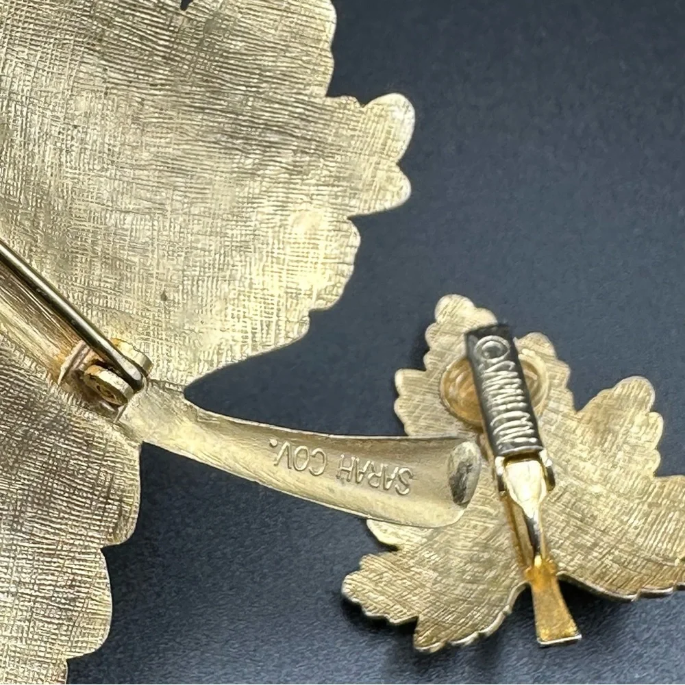 Vintage Sarah Coventry Maple Leaf Brooch & Clip On Earrings Set Gold Tone - Picture 4 of 6